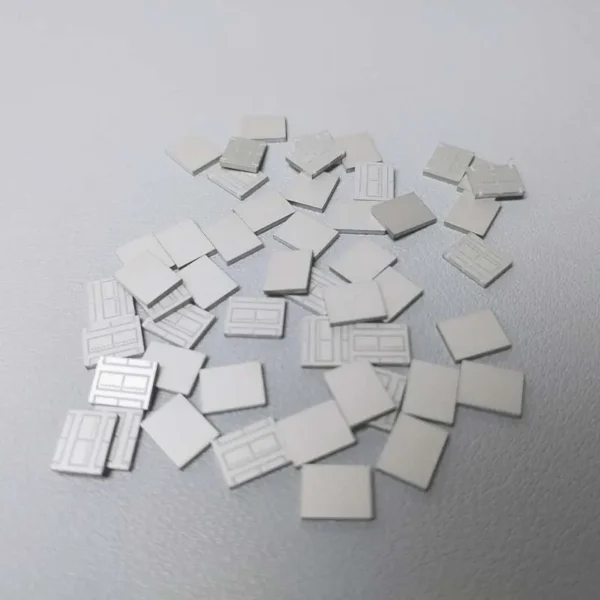 Metallized beryllium oxide ceramic sheet 2 — view 1 Metallized beryllium oxide ceramic sheet 2 — reference component view 1