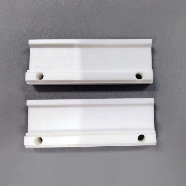 Zirconia ceramic insulating structural parts — reference component view 2